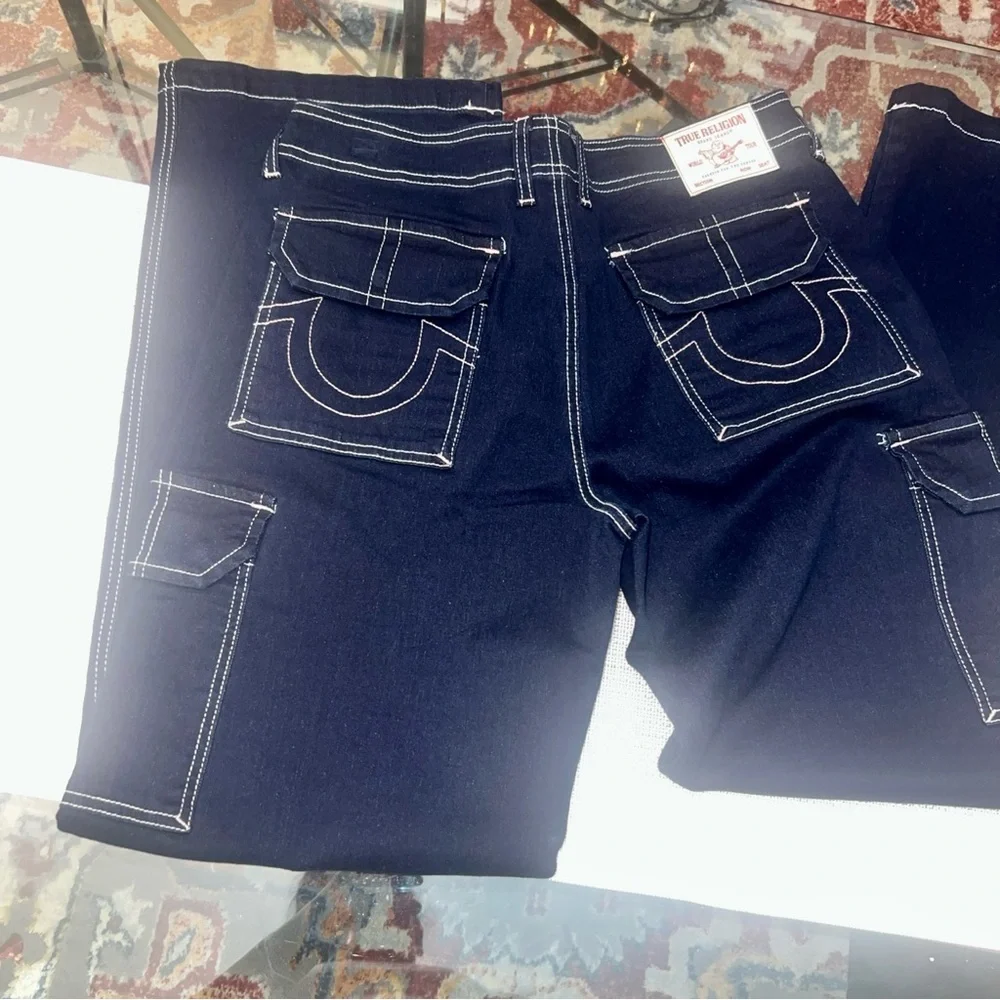 True Religion Dark Blue Denim cargo with White Stitching, horseshoe size28/29